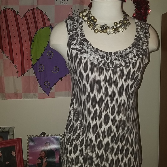 Ann Taylor Tops - Top, 🚨3/$15, Ann Taylor Sleeveless, 🌺HP🌺